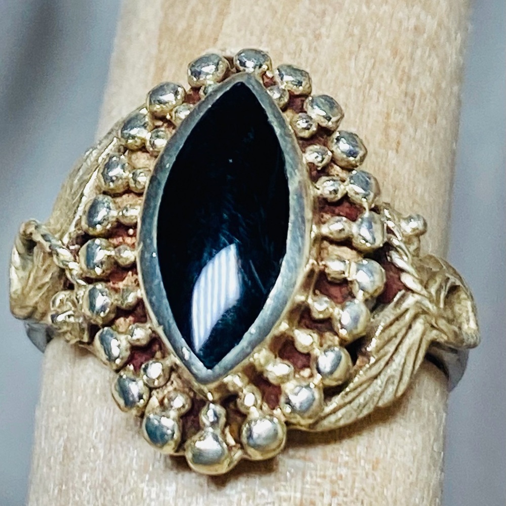 925 Silver Ornate Ring w. 1/2” Black Setting-Sz 7